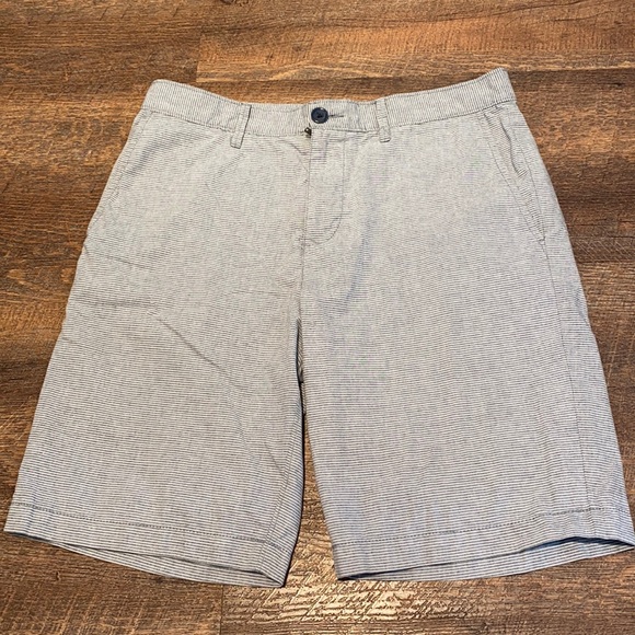 Gray and white, original Penguin Hybrid shorts - Picture 1 of 4